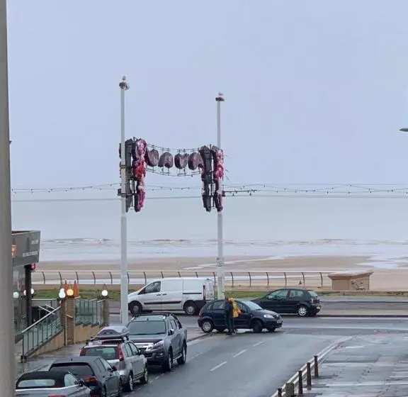 هتل OYO Wave Crest