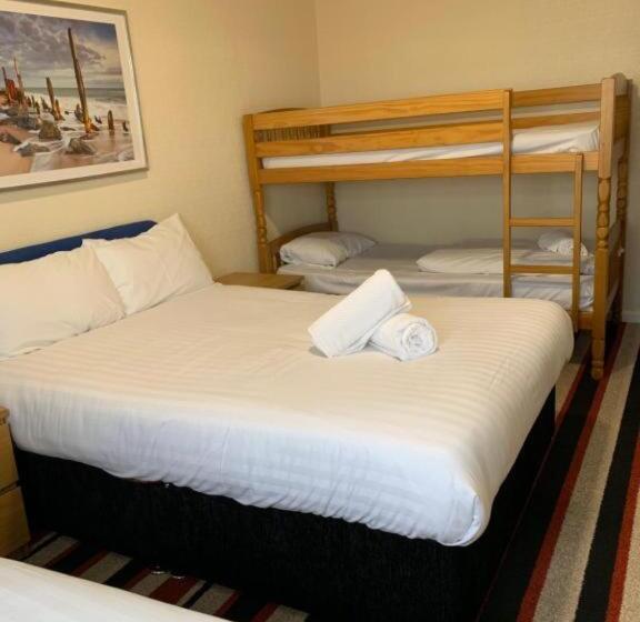 Отель OYO Wave Crest