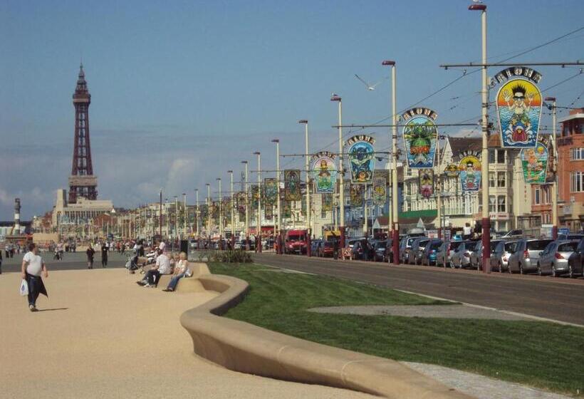 Отель OYO Wave Crest