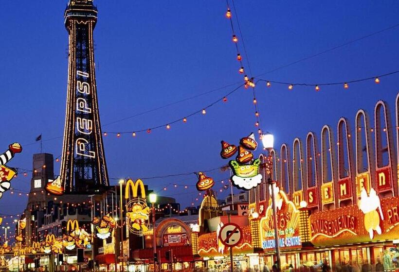 Отель OYO Wave Crest