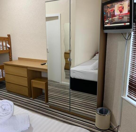 Отель OYO Wave Crest