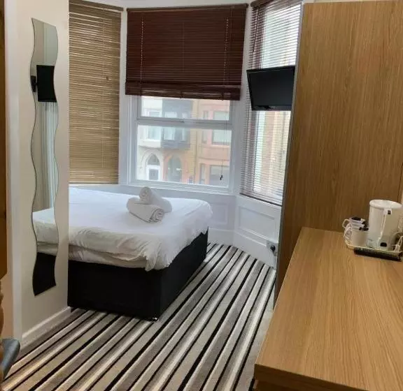 هتل OYO Wave Crest