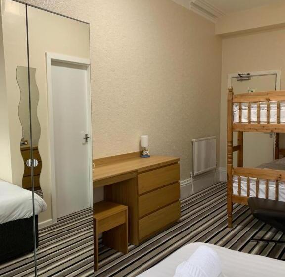 Отель OYO Wave Crest