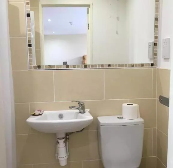 هتل OYO Wave Crest