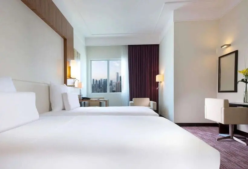 هتل Pullman Dubai Jumeirah Lakes Towers