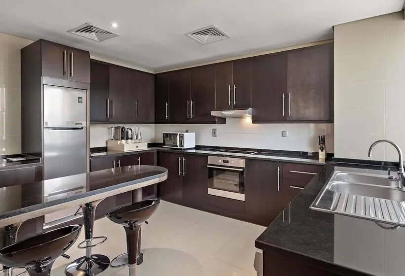 هتل Pullman Dubai Jumeirah Lakes Towers