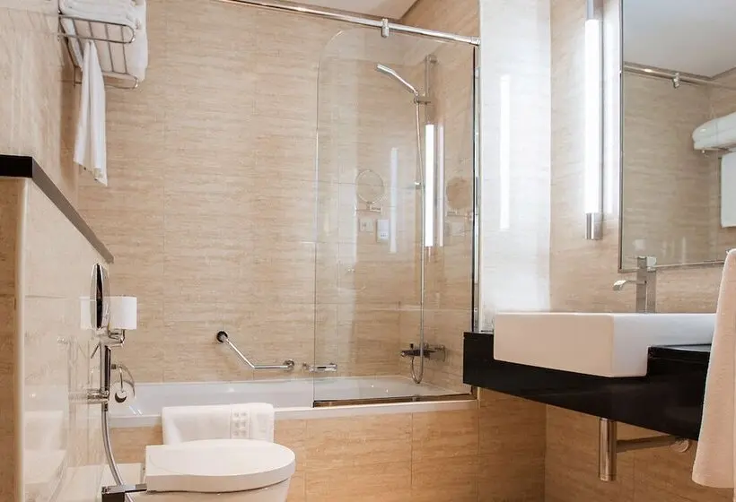 هتل Pullman Dubai Jumeirah Lakes Towers