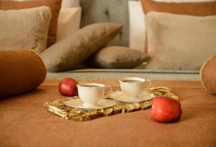 هتل Royal Casino &