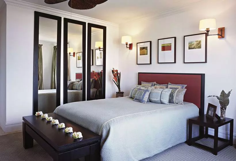 هتل The Somerset On Grace Bay