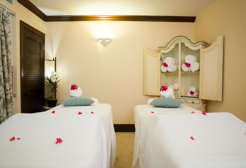 هتل The Somerset On Grace Bay