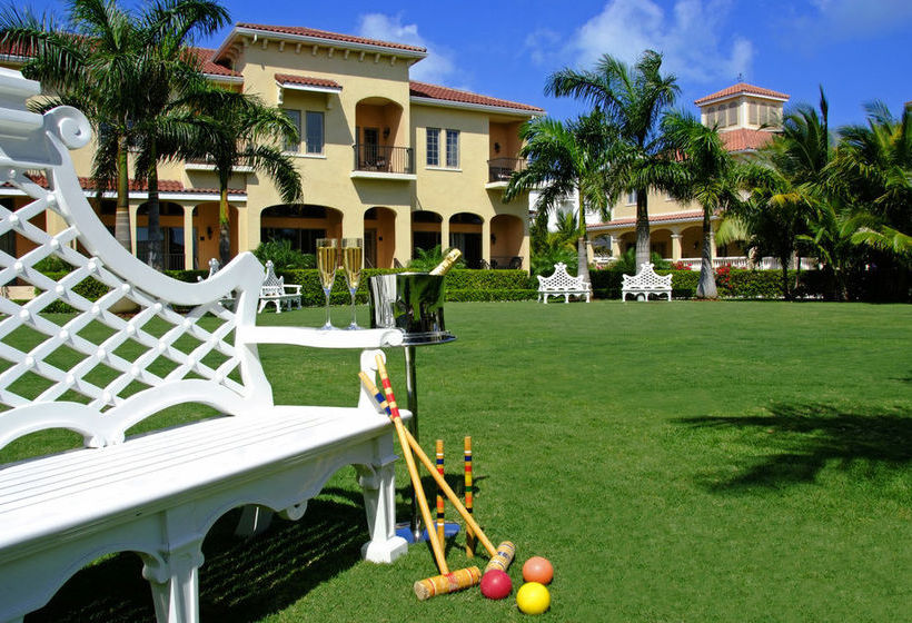 هتل The Somerset On Grace Bay