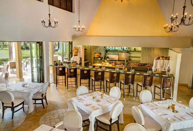 هتل The Somerset On Grace Bay