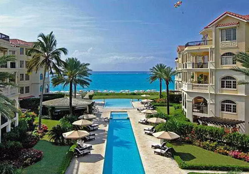 هتل The Somerset On Grace Bay