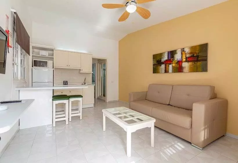 Vista Verde - Adults Only