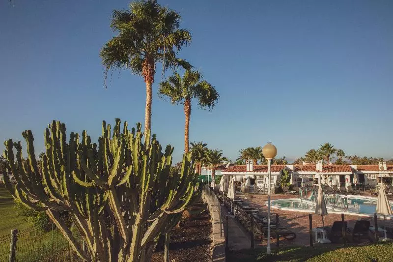 Vista Verde - Adults Only