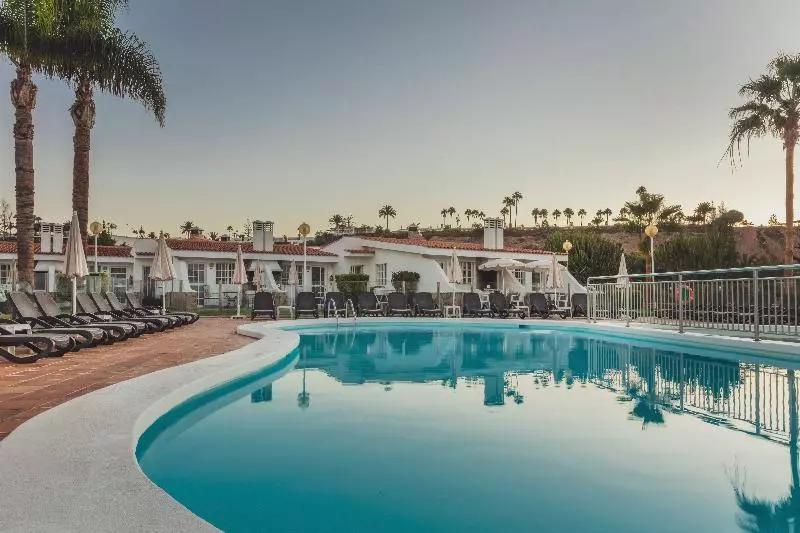 Vista Verde - Adults Only