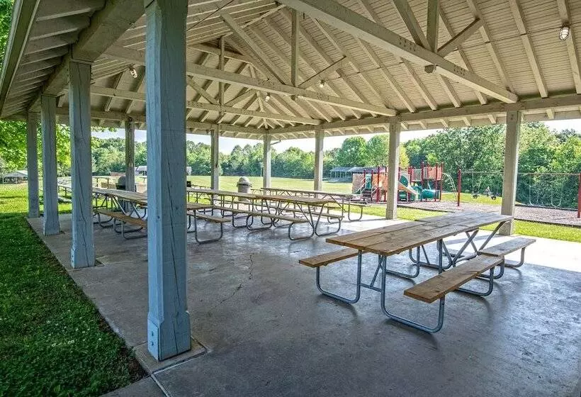 Hotelli Barren River Lake State Resort Park