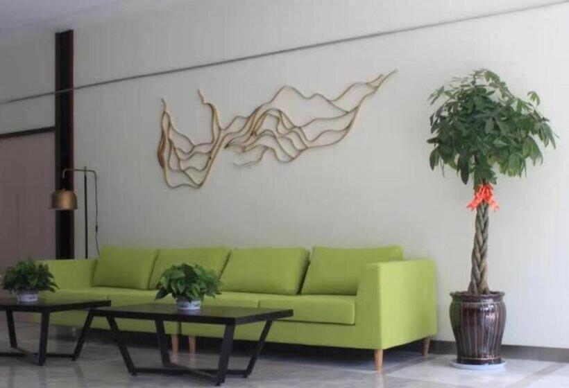 Отель Jinjiang Inn Fashion Zhenjiang Dagang Pingchang Road