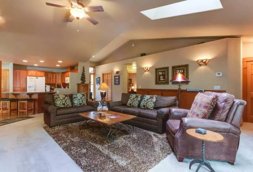 Hotelli Conifer Lane 01 | Discover Sunriver