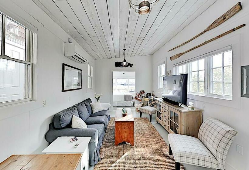 فندق Long Point Getaway