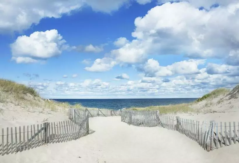 هتل Long Point Getaway