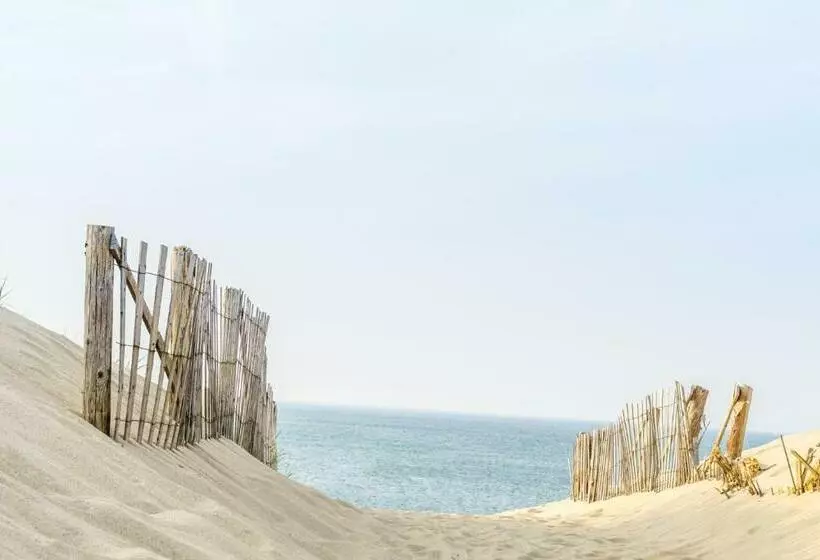 هتل Long Point Getaway