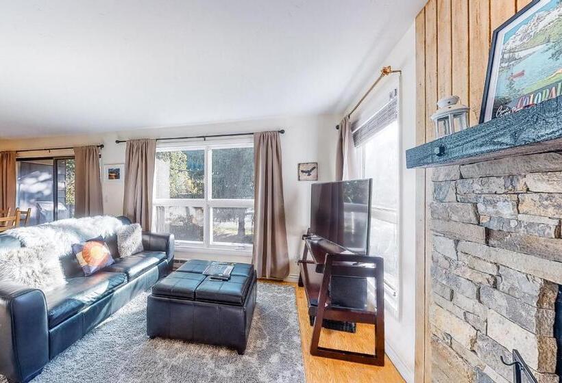 בית מלון כפרי Mountain Stream Condo