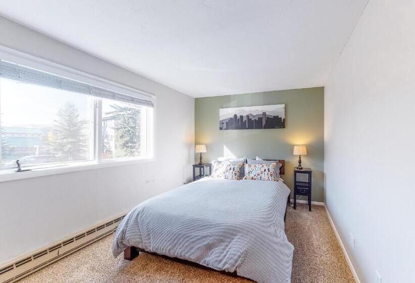 בית מלון כפרי Mountain Stream Condo