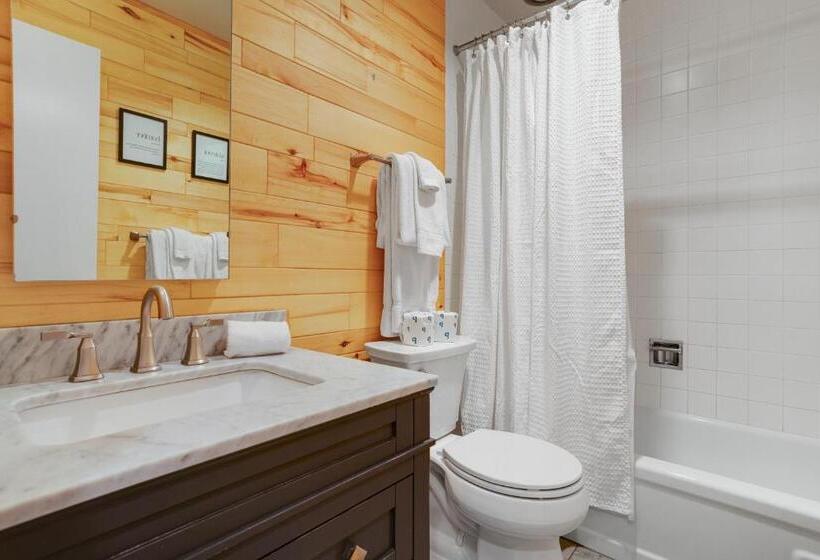 هتل Mountain Views & Meadows