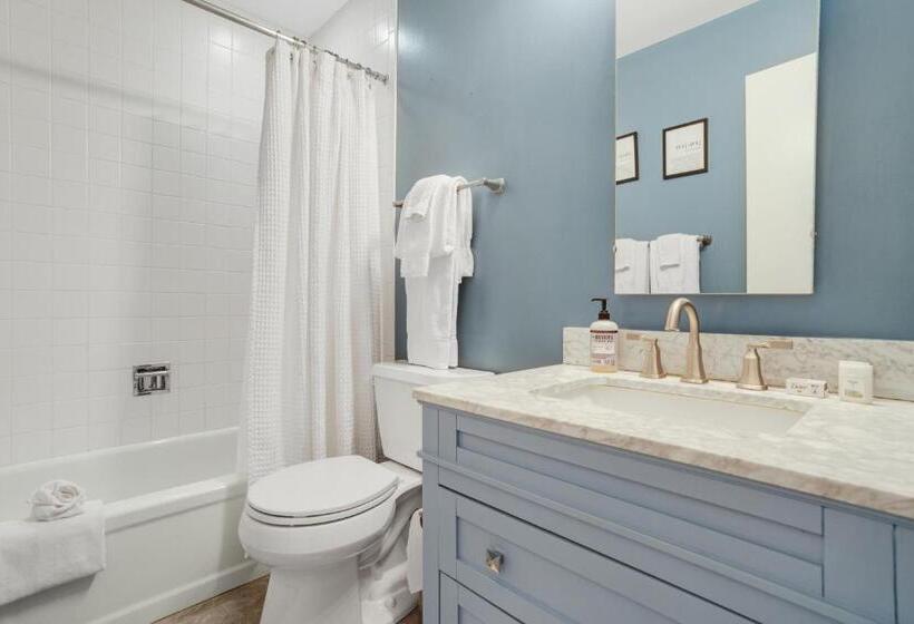 هتل Mountain Views & Meadows