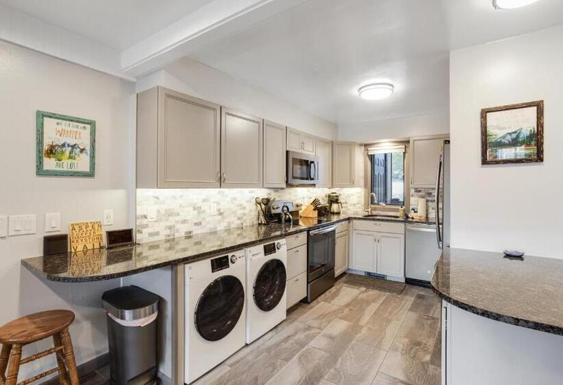 هتل Mountain Views & Meadows