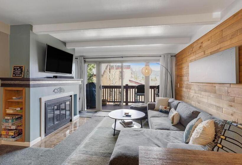 هتل Mountain Views & Meadows