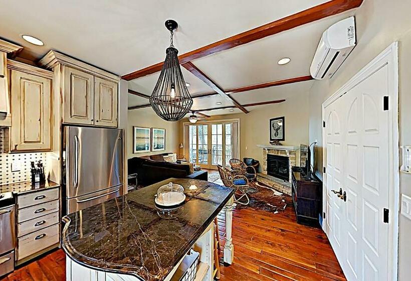 호텔 Soda Creek Retreat