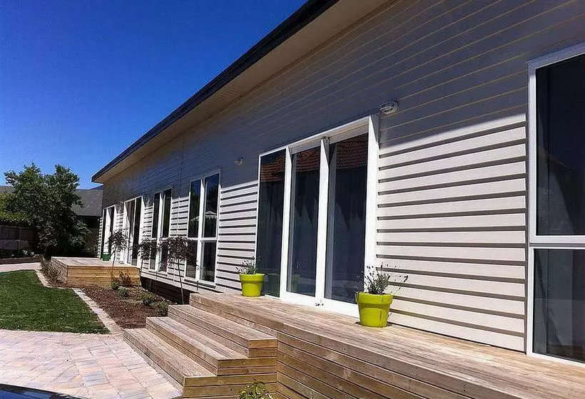 Amori Lodge Bed And Breakfast