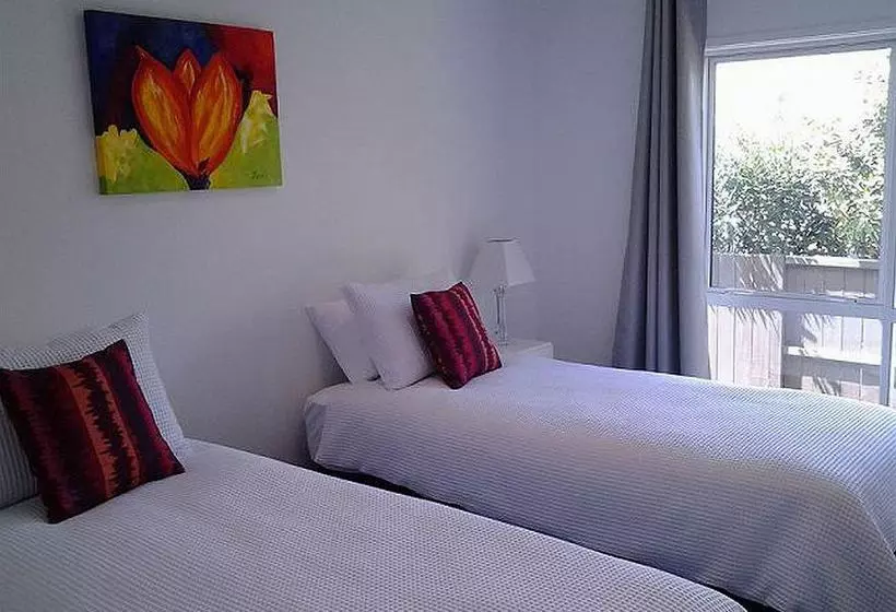 Amori Lodge Bed And Breakfast