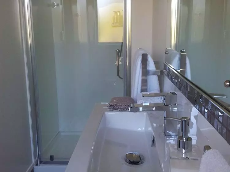 Amori Lodge Bed And Breakfast