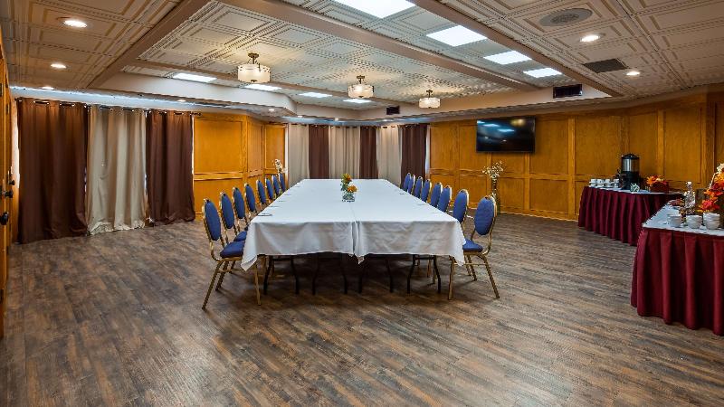 هتل Best Western Premier Ashton Suiteswillowbrook