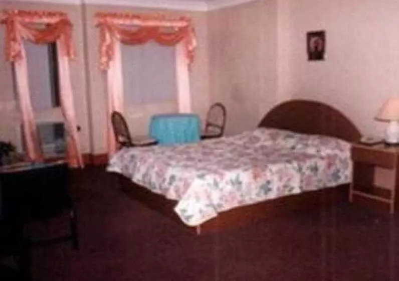 Hotel Chriscent Ville