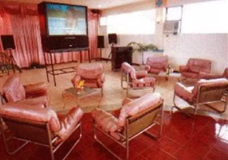 Hotel Chriscent Ville