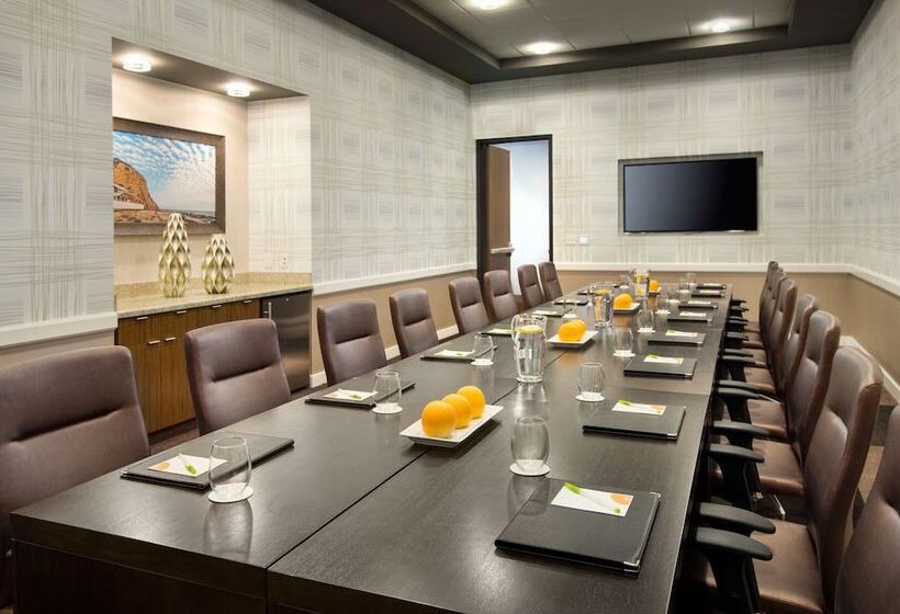 فندق Courtyard By Marriott Irvine Spectrum