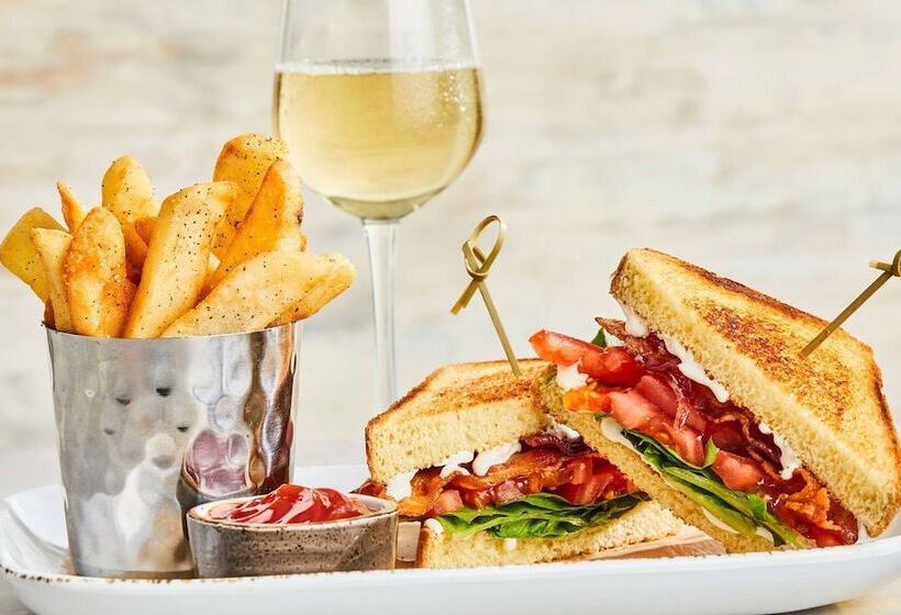 فندق Courtyard By Marriott Irvine Spectrum