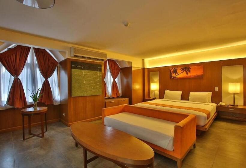 Отель Crown Regency Beach Resort