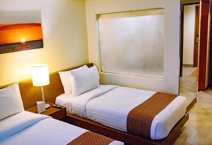 Отель Crown Regency Beach Resort