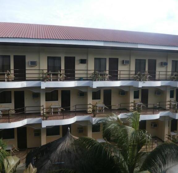 Отель Crown Regency Beach Resort