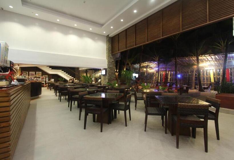 Отель Crown Regency Beach Resort