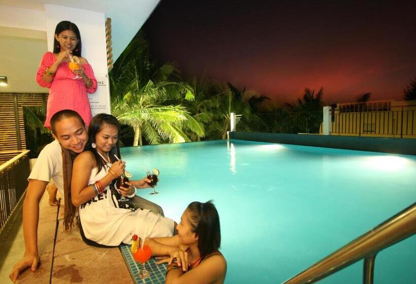 Отель Crown Regency Beach Resort