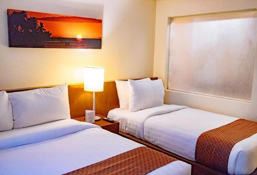 Отель Crown Regency Beach Resort