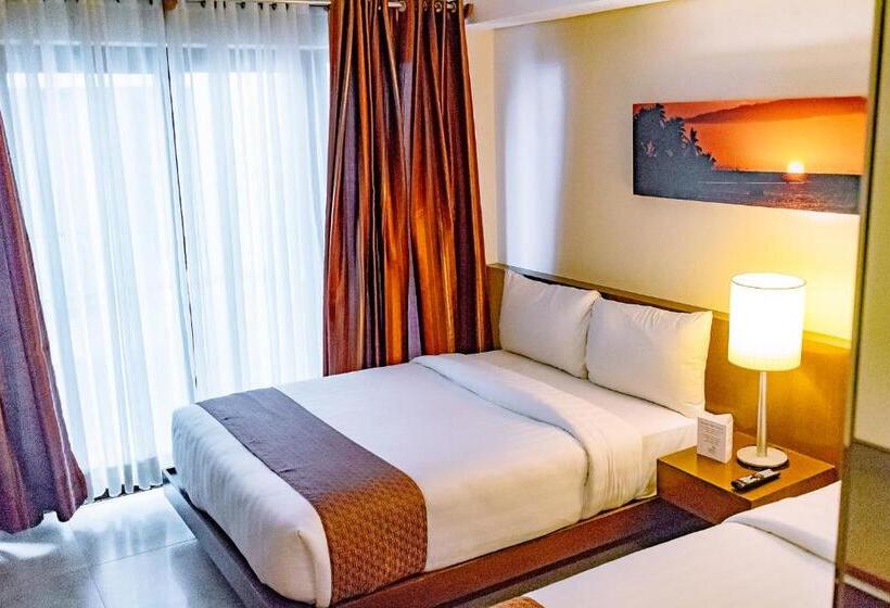 Отель Crown Regency Beach Resort