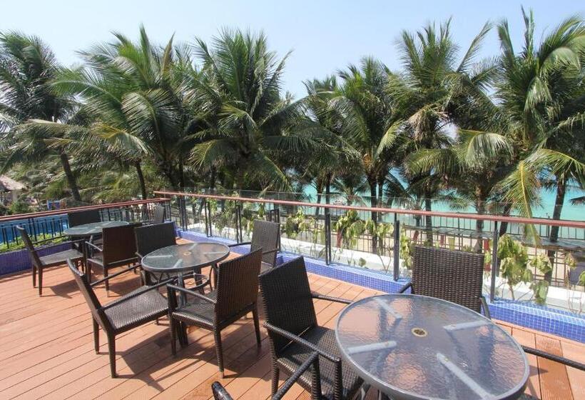 Отель Crown Regency Beach Resort