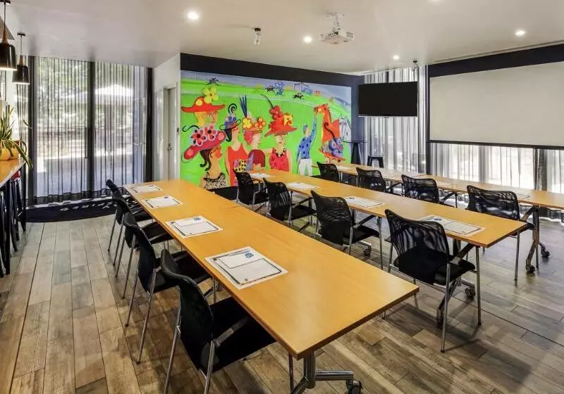 هتل Mercure Bendigo Schaller
